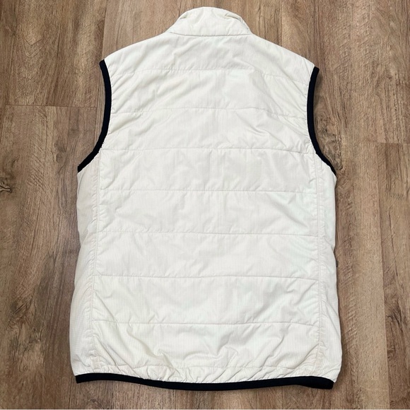 The North face Women’s Puffer Vest in‎ Ivory - Picture 2 of 11